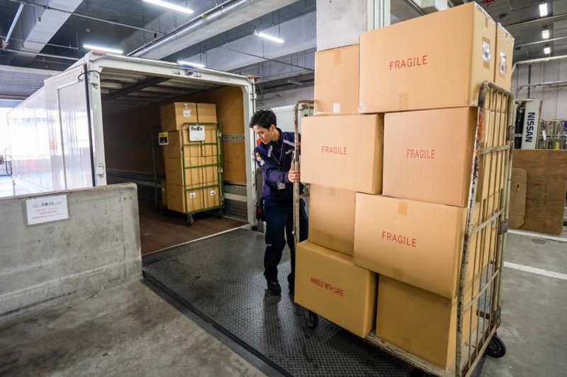 贸易行业的新兴力量：杨川贸易的崛起与革新